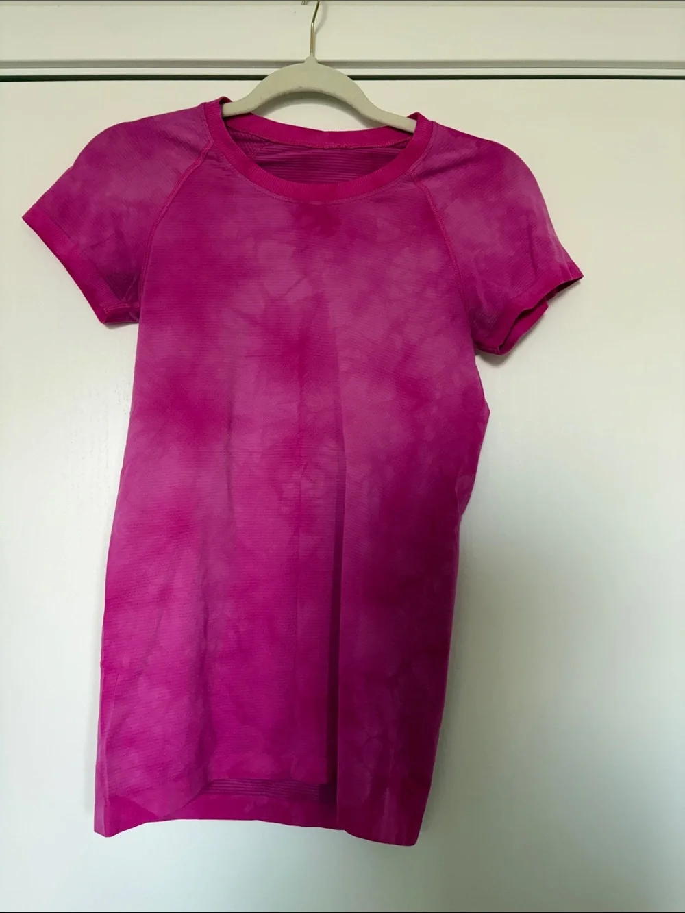 Lululemon Magenta Tie-Dye Short Sleeve Tee